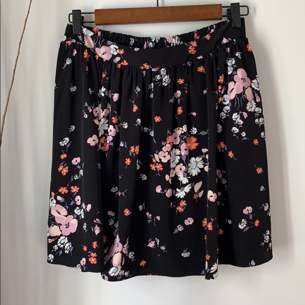 ❌Donated❌ Lauren Conrad Floral Skirt Women’s Size Small - Picture 7 of 7